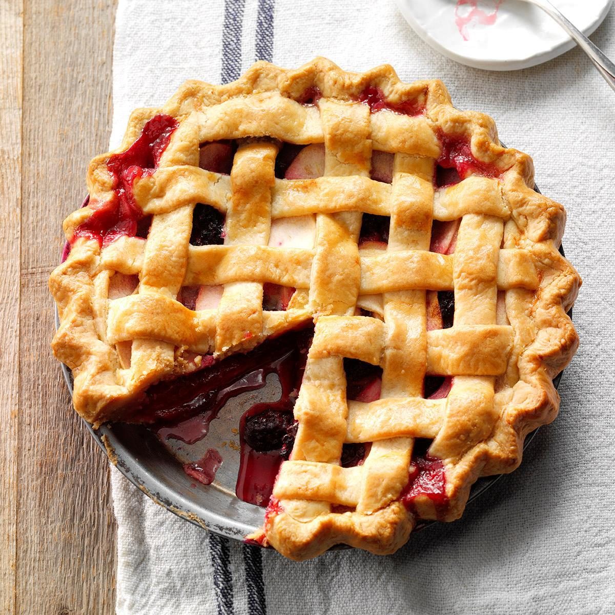 Apple Blackberry Pie