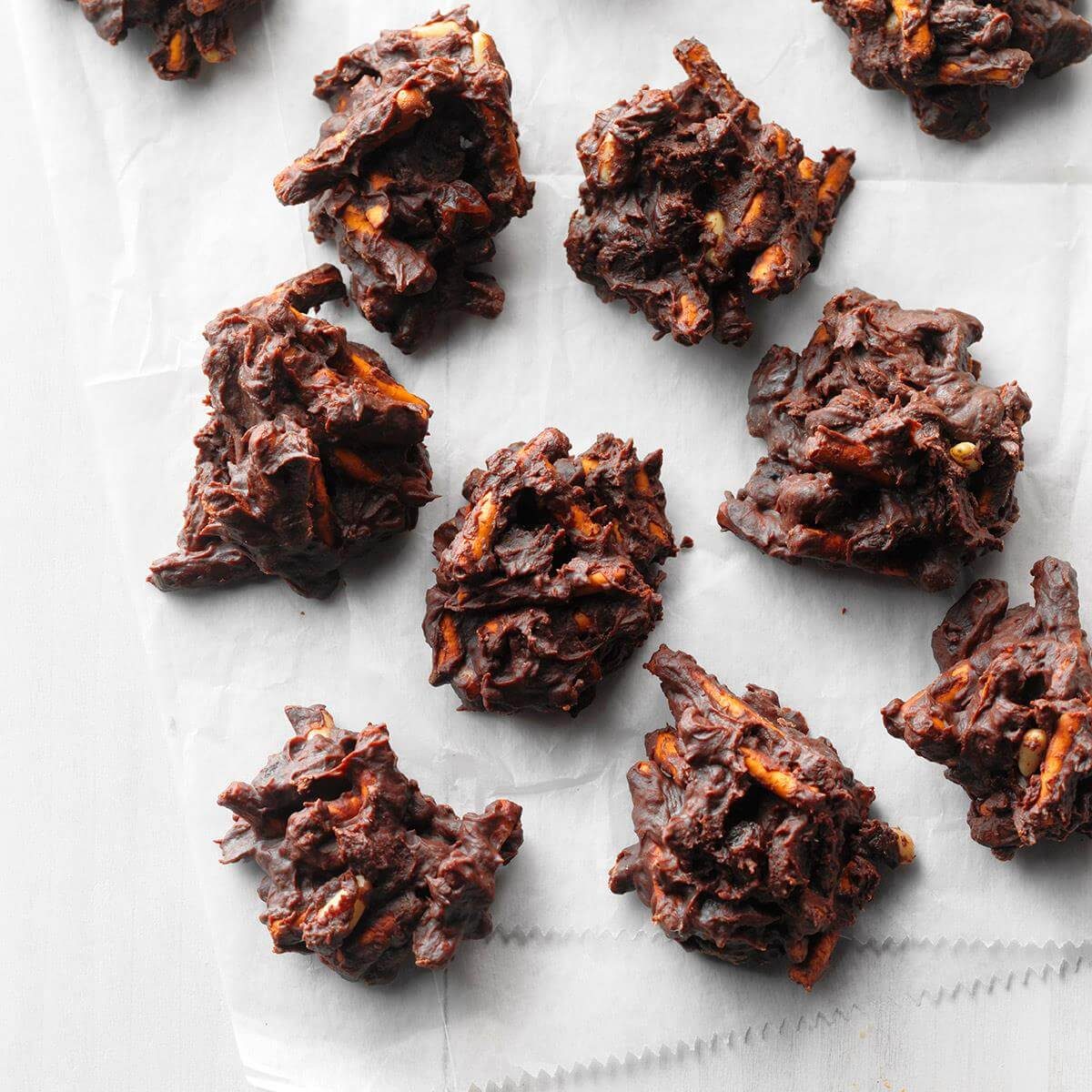 Crunchy Chocolate Clusters Exps Sdam18 206443 D12 01 5b