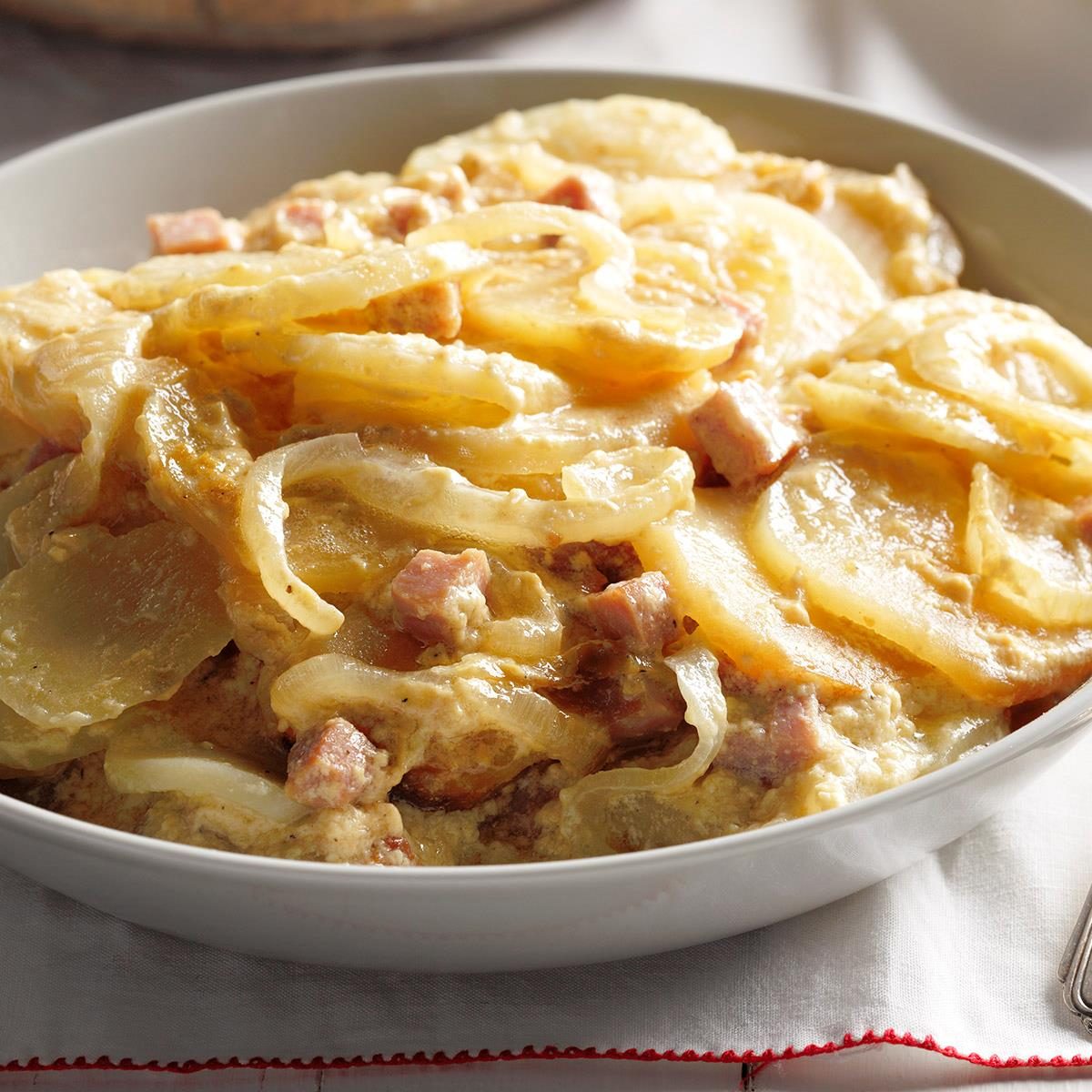 Saucy Scalloped Potatoes Exps Hscb17 8565 B07 26 3b 2