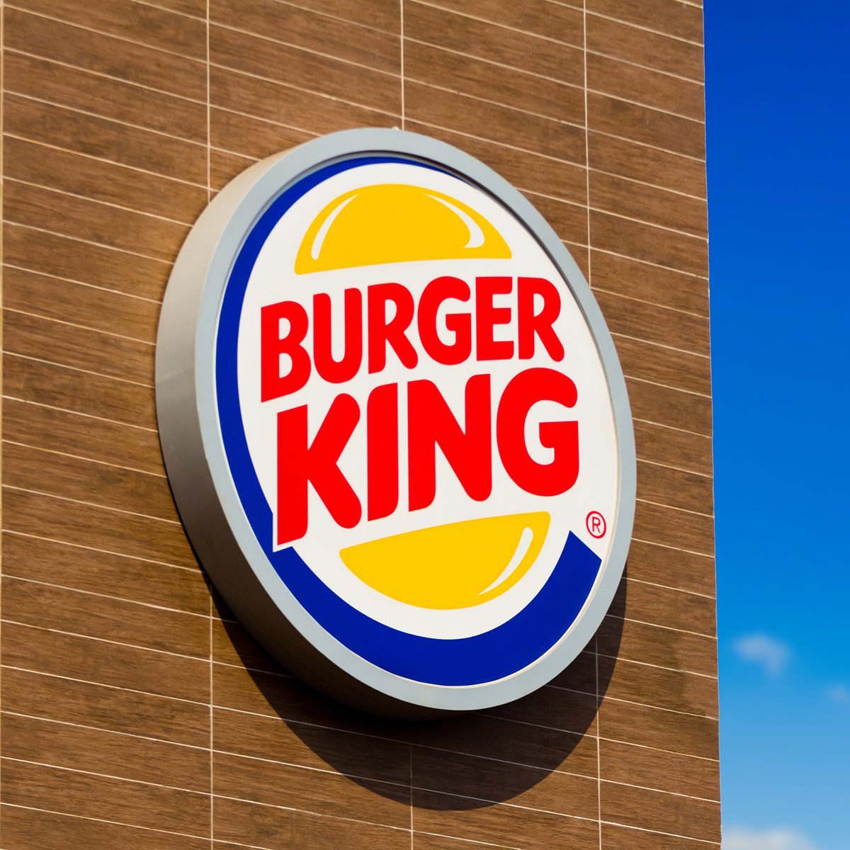 GLóRIA DE DOURADOS, BRAZIL - 2020/09/15: The logo of Burger King at one of its stores in Dourados, Mato Grosso do Sul. (Photo by Rafael Henrique/SOPA Images/LightRocket via Getty Images)