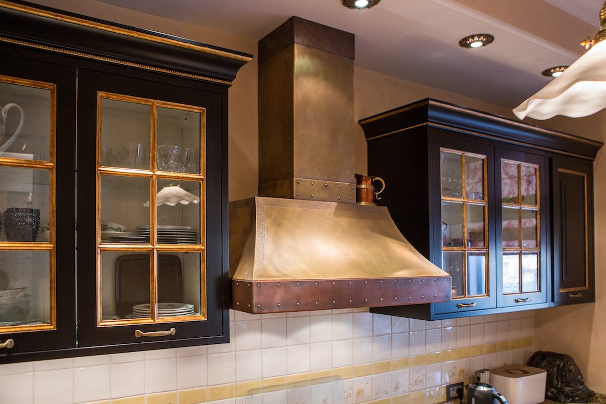 How to Clean a Range Hood That’s All Greasy and Dusty