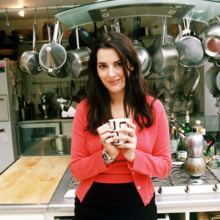 Mandatory Credit: Photo by BROOKE WEBB/REX/Shutterstock (327432a) NIGELLA LAWSON IN HER KITCHEN HAMMERSMITH LONDON BRITAIN 2000 NIGELLA LAWSON IN HER KITCHEN HAMMERSMITH LONDON BRITAIN