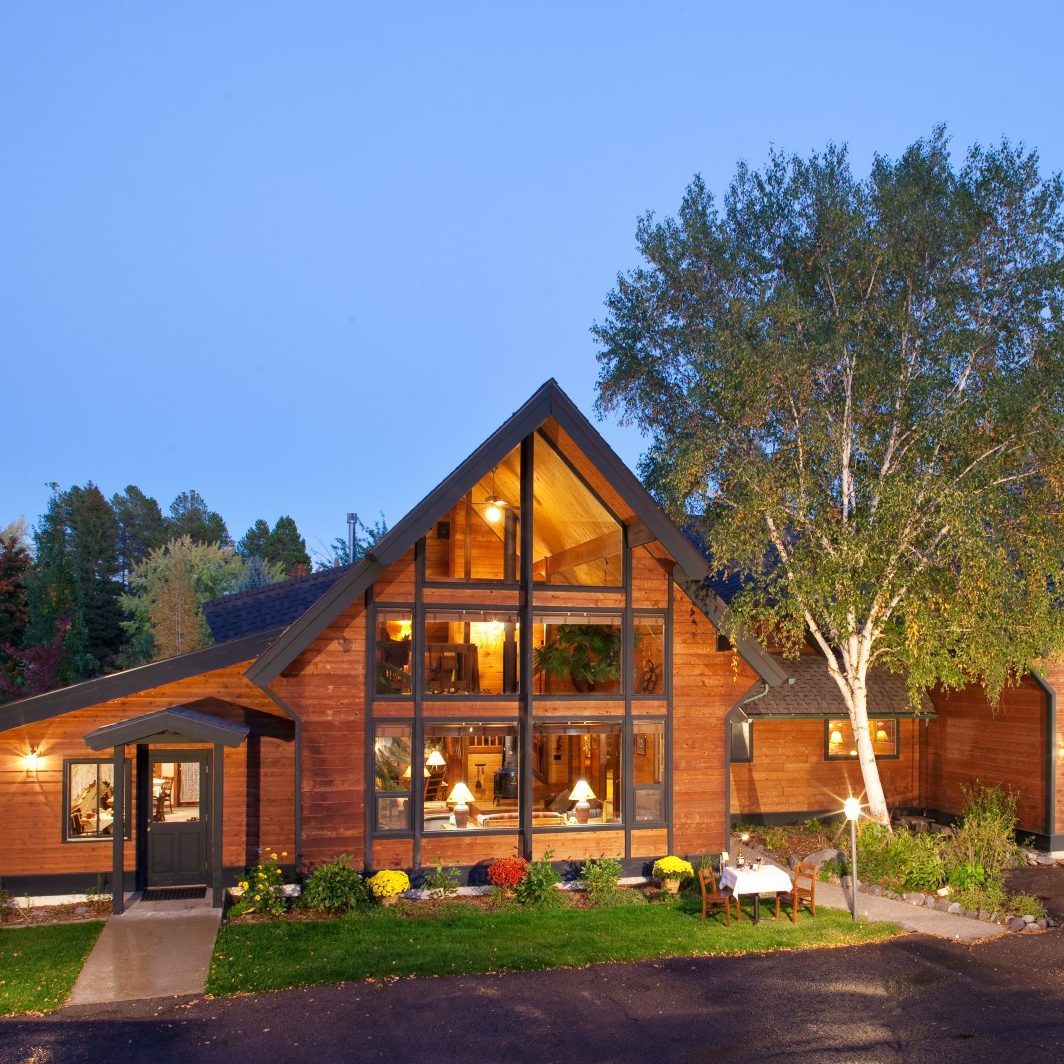 Front View Good Medicine Lodge Bed And Breakfast Whitefish Montana 10