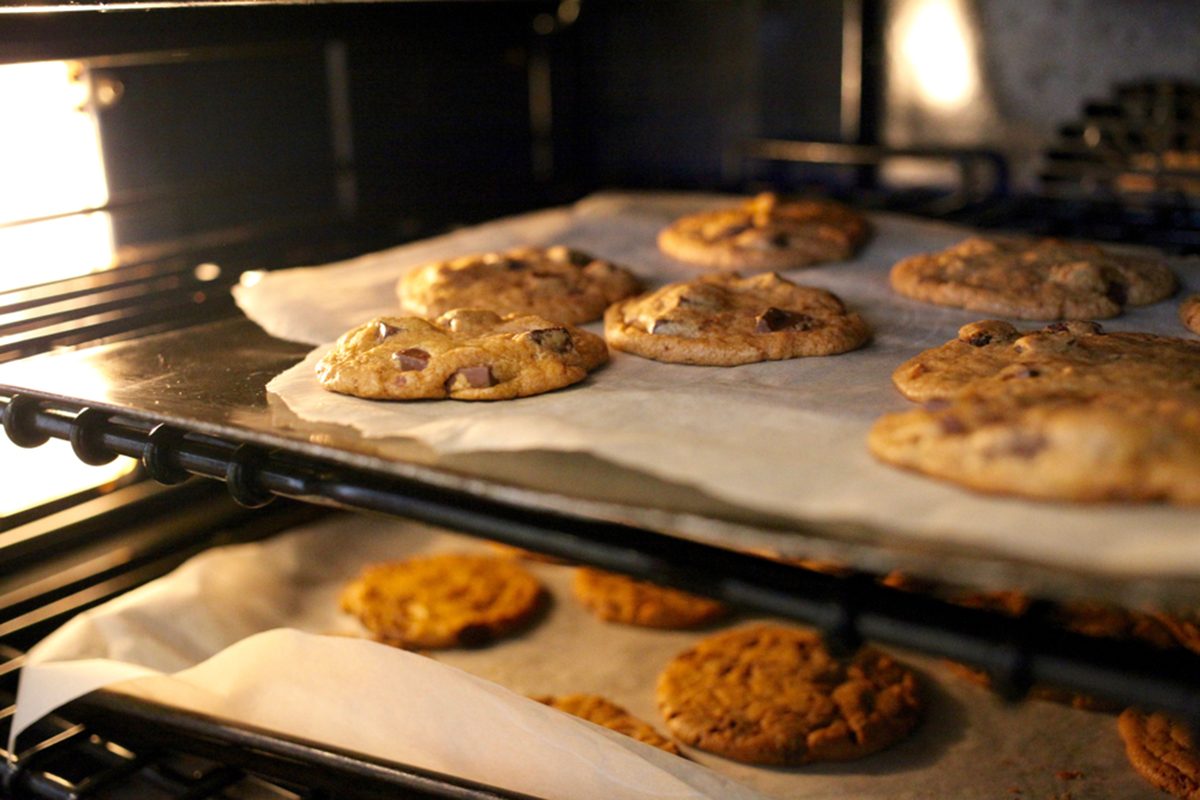 This Is the Best Oven Rack Position for Baking Cookies