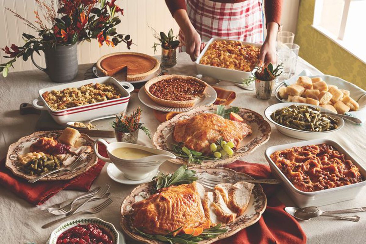 Cracker Barrel Is Selling Thanksgiving Dinner for Cheap!