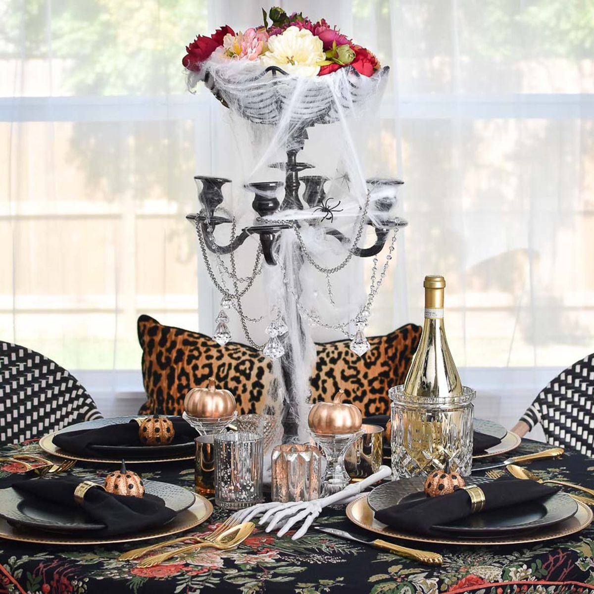 Spooky Floral Halloween Centerpiece Idea
