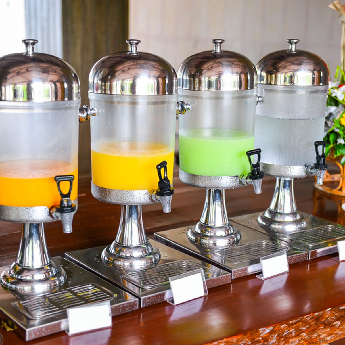 Drinking tank service in restaurant