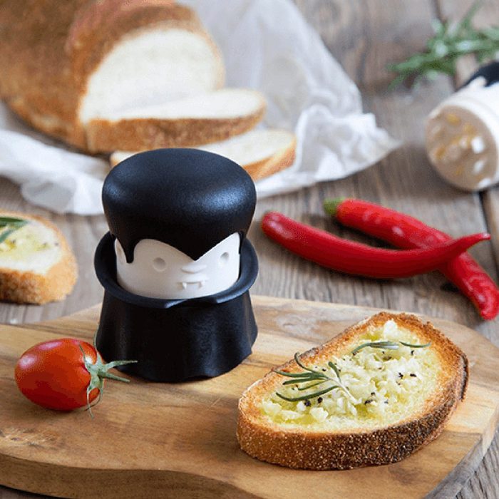 Gracula Garlic Crusher