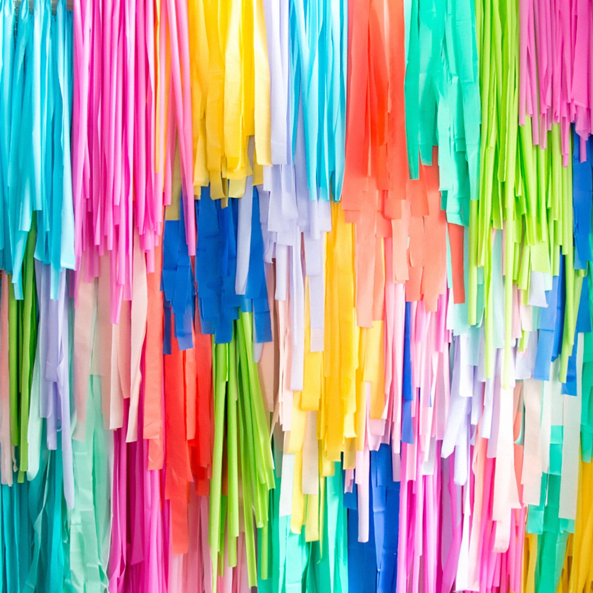 DIY PINATA FRINGE PHOTO BACKDROP
