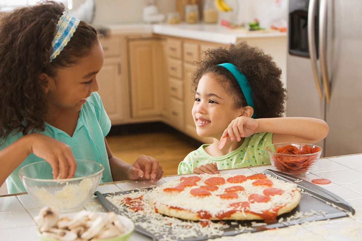 10 Gift Ideas for Kids Who Love to Cook (2025 Guide)