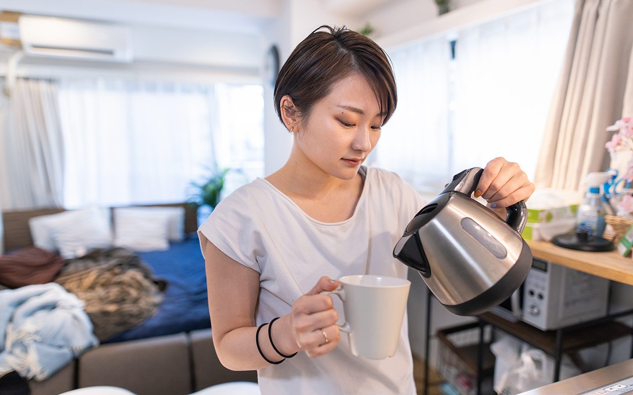 I Tried an Electric Tea Kettle and I Can’t Imagine Life Without It Now