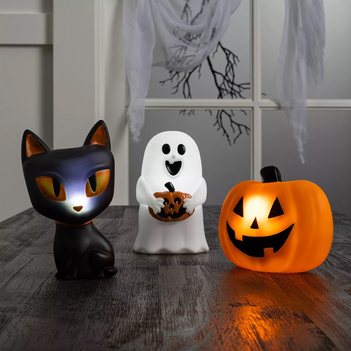 Giggler Ghost in Group of Target Halloween Decorations