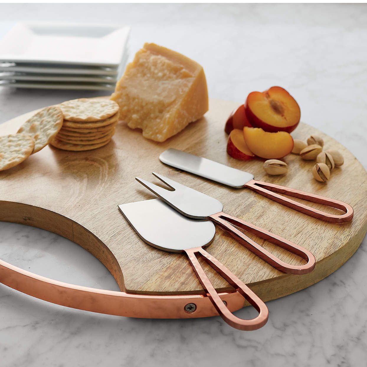 A Helpful Guide to Popular Cheese Knives & How To Correctly Use Them