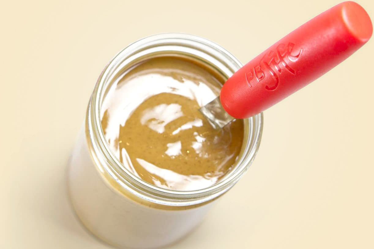 Finally, a Knife That Scrapes Up Every Last Bit of Peanut Butter