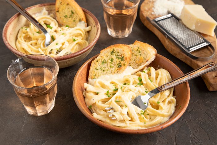olive garden alfredo sauce
