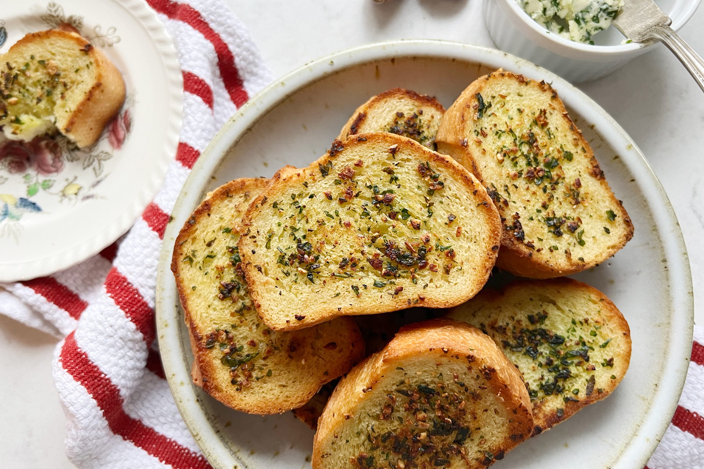How to Make Texas Toast Garlic Bread