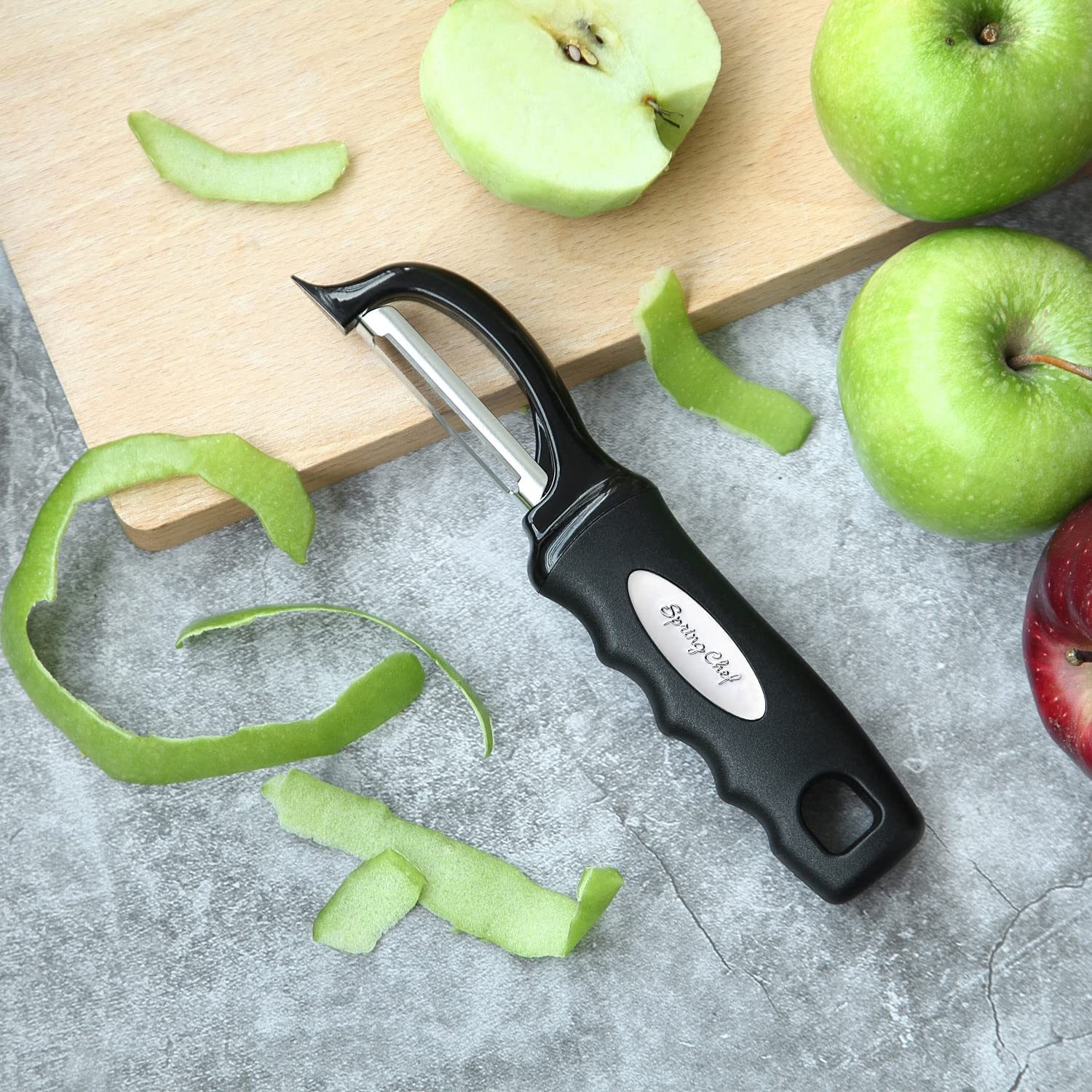 Over 30,000 People Agree That This $9 Vegetable Peeler Makes Meal Prep a Breeze