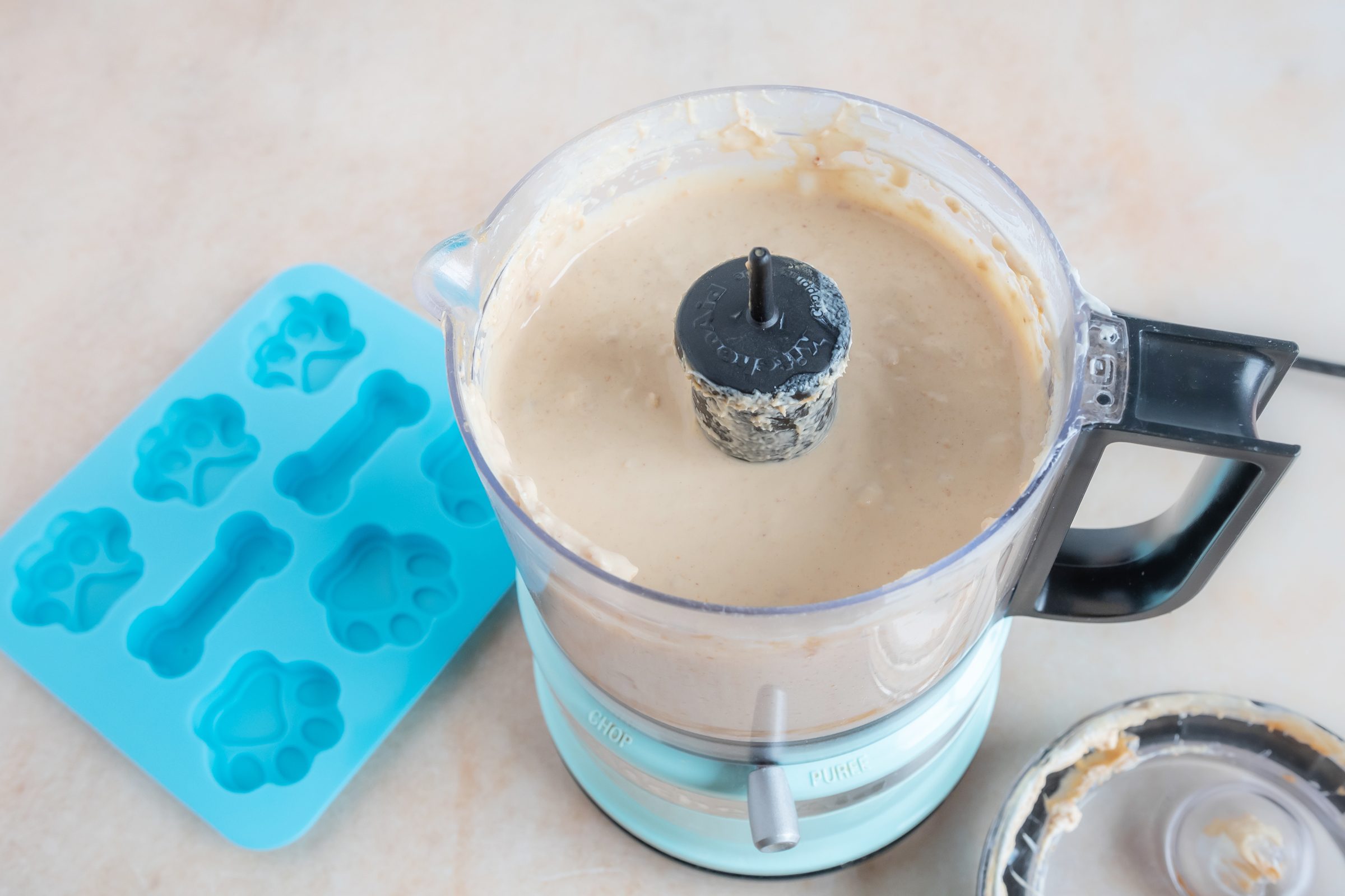 Frozen Dog Treats smoothie in a blender