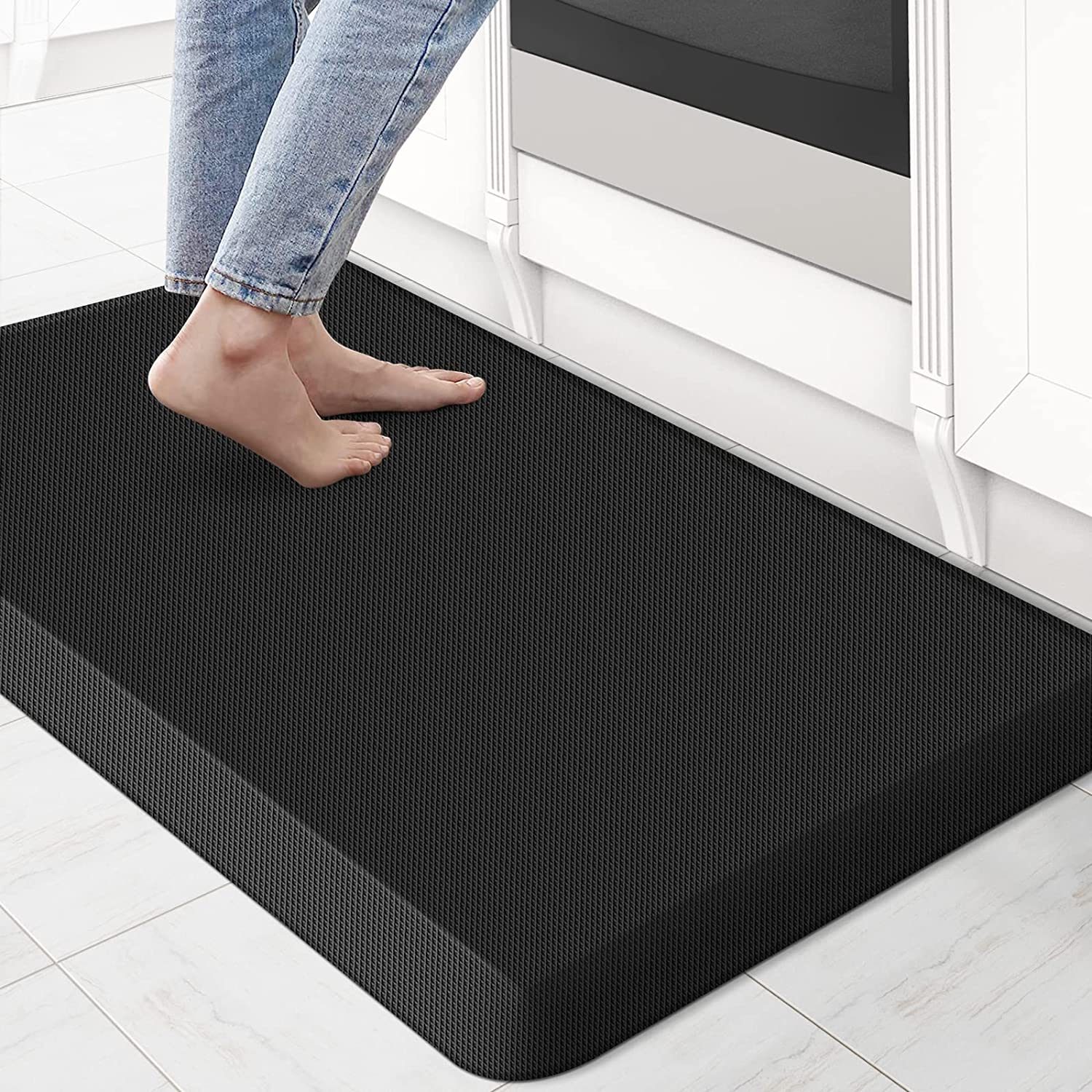 This $35 Mat Fights Foot Fatigue (and It’s on Sale for 44% Off)
