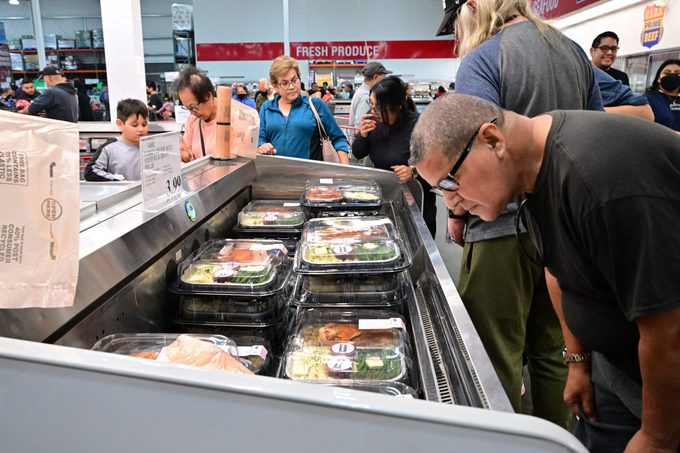 US-ECONOMY-RETAIL-CONSUMERS