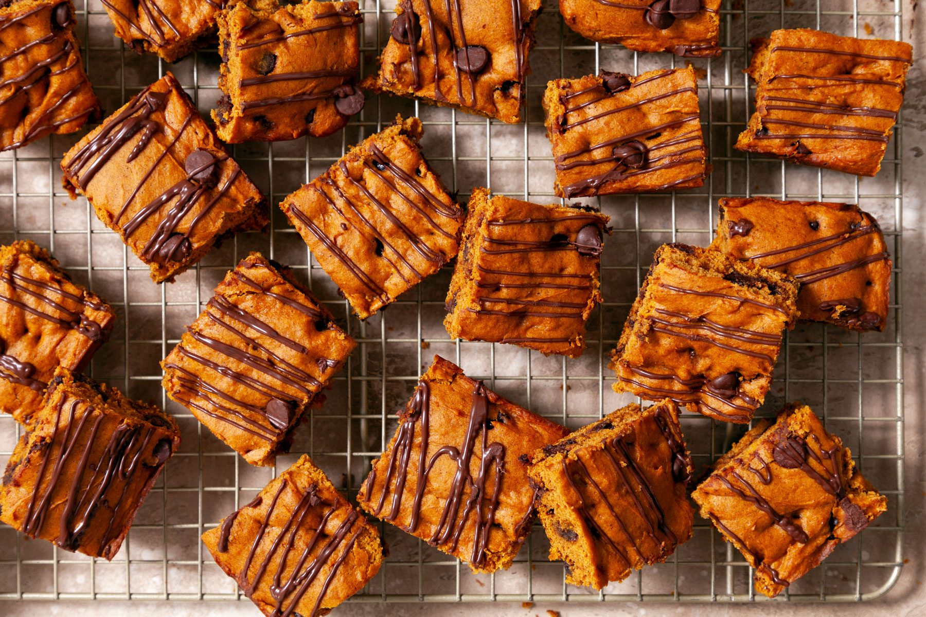 Ft23 161506 Ec 0906 7 Easy Chocolate Chip Pumpkin Bars Tmb