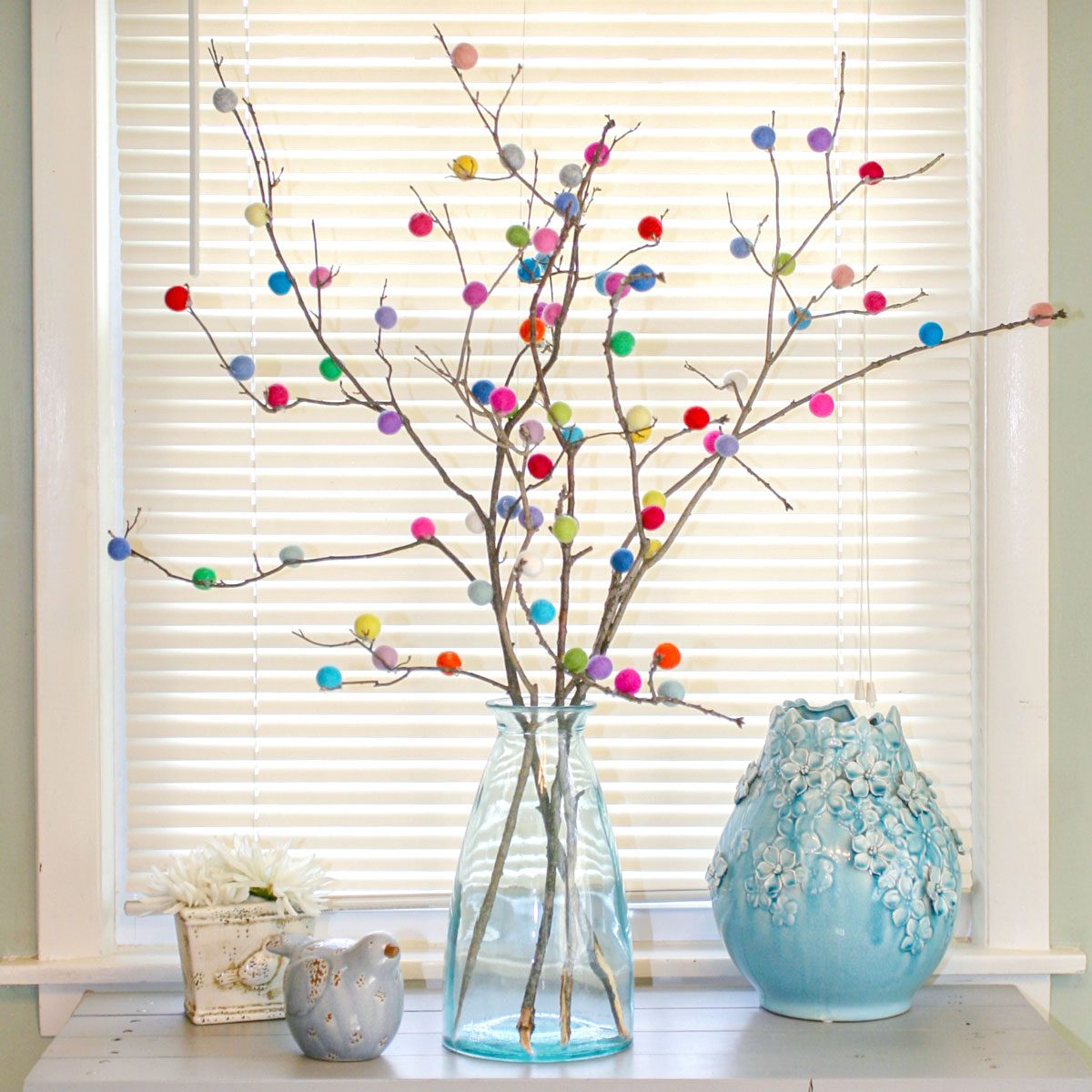 20 Easter Ideas To Celebrate A Hopping Good Holiday, Decorated Easter Tree