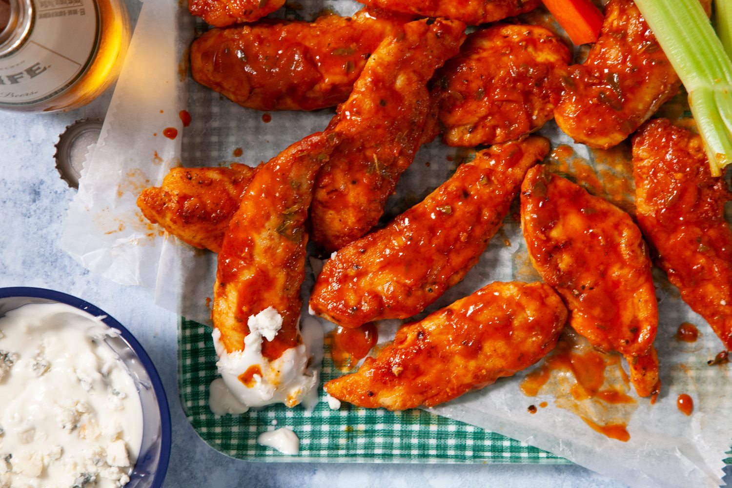 Overhead Styled Dipping Sauce Buffalo Chicken Tenders Ft23 167107 Ec 110123 6 Tmb Studio