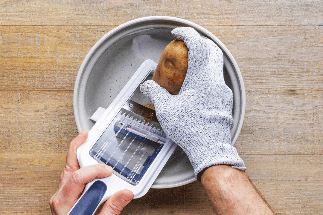 Slicing Potatoes for Air Fryer Potato Chips 