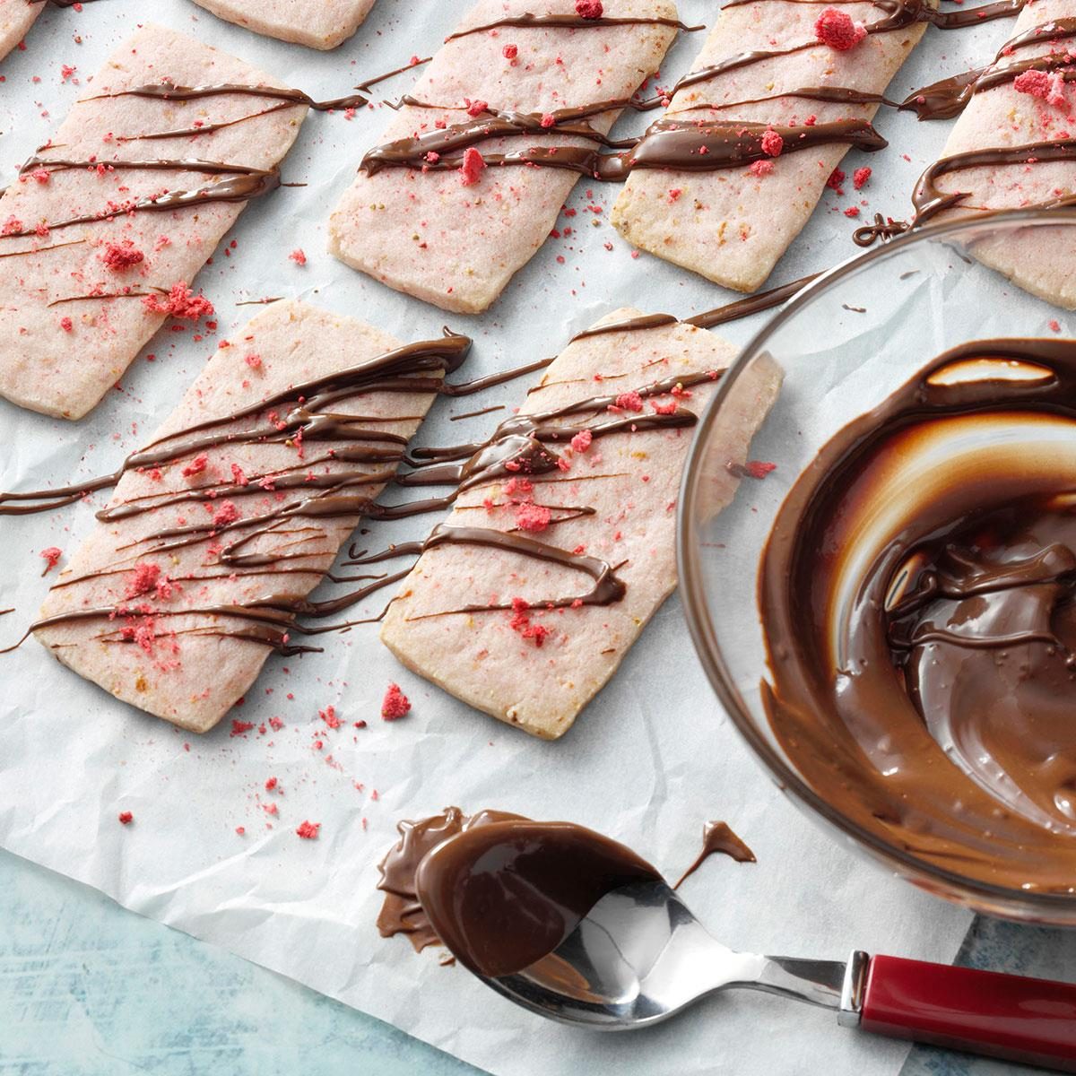 Chocolate-Covered-Strawberry Shortbread
