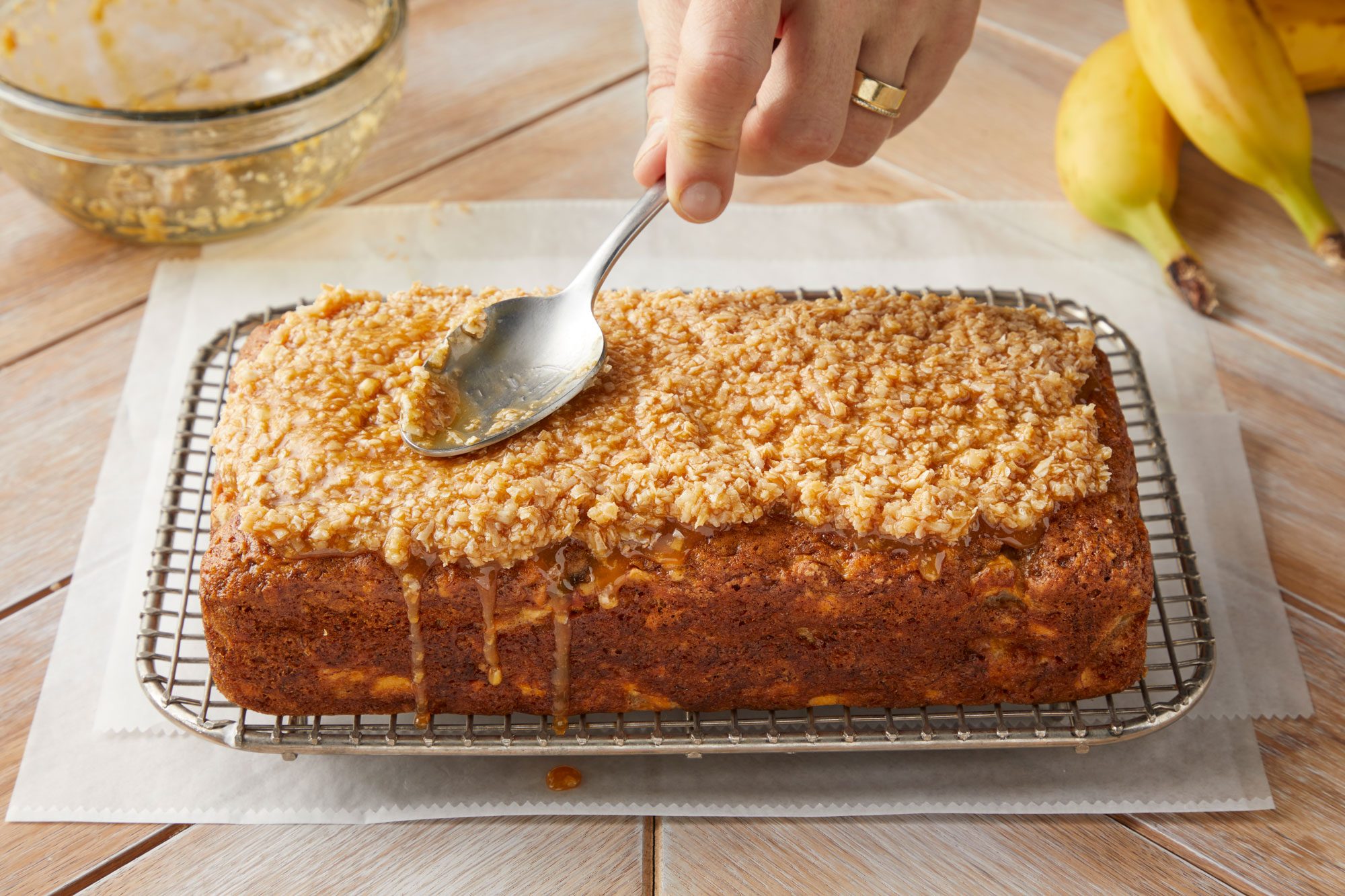 Spread the glaze over the loaf