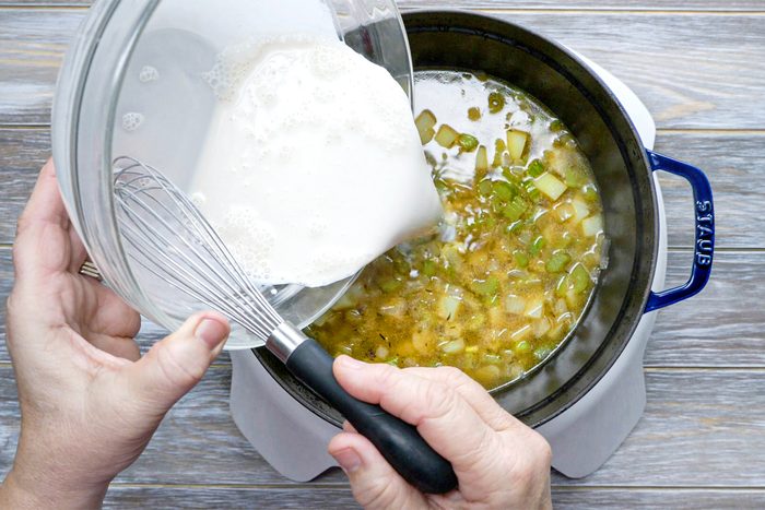 Contest Winning New England Clam Chowder Tohvs24 41095 Mf 04 12 3