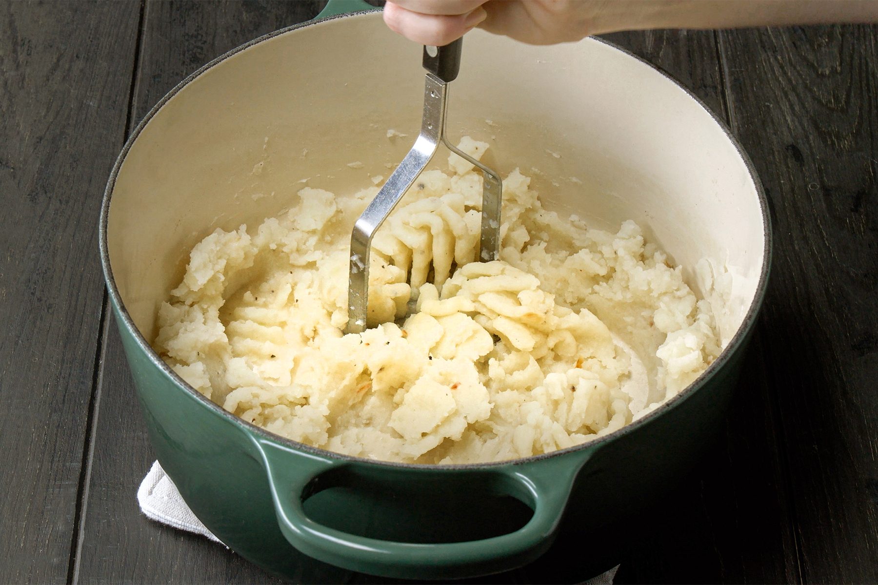 Hearty Meatless Shepherd's Pie Tohvs24 86545 Mf 01 17 Vegetarianshepherdspie 3