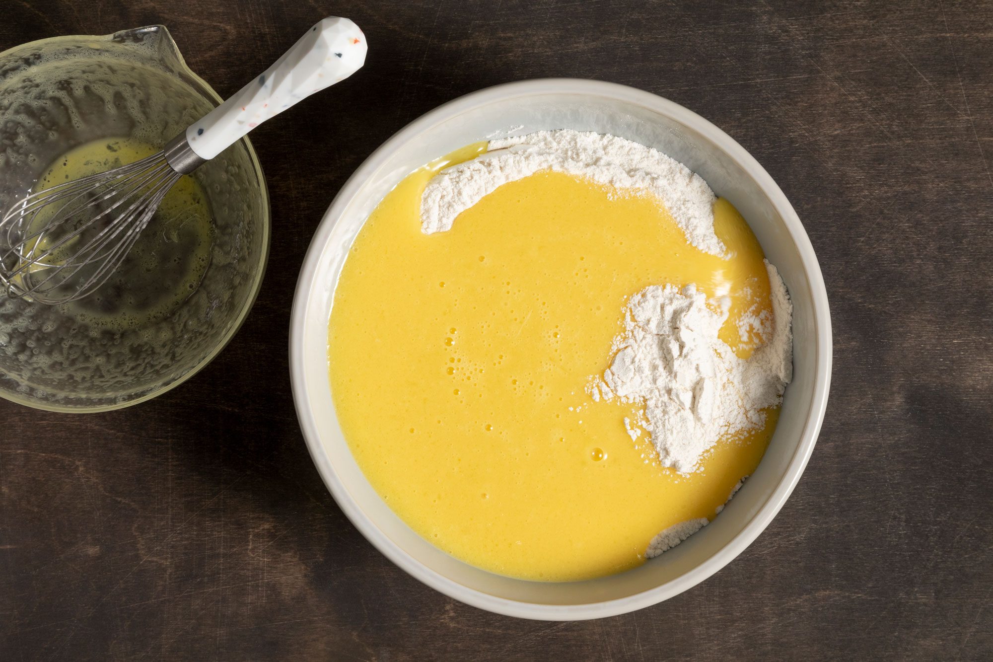 Mix eggs, oil, orange juice and vanilla together