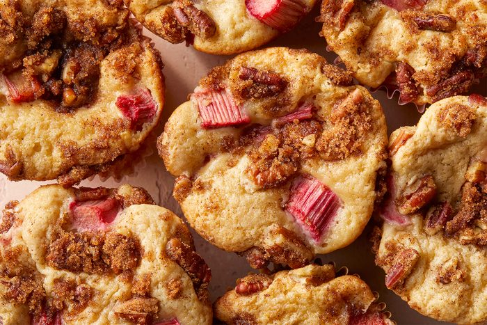 Rhubarb Streusel Muffins Bake24 17491 Dr 03 28 4b