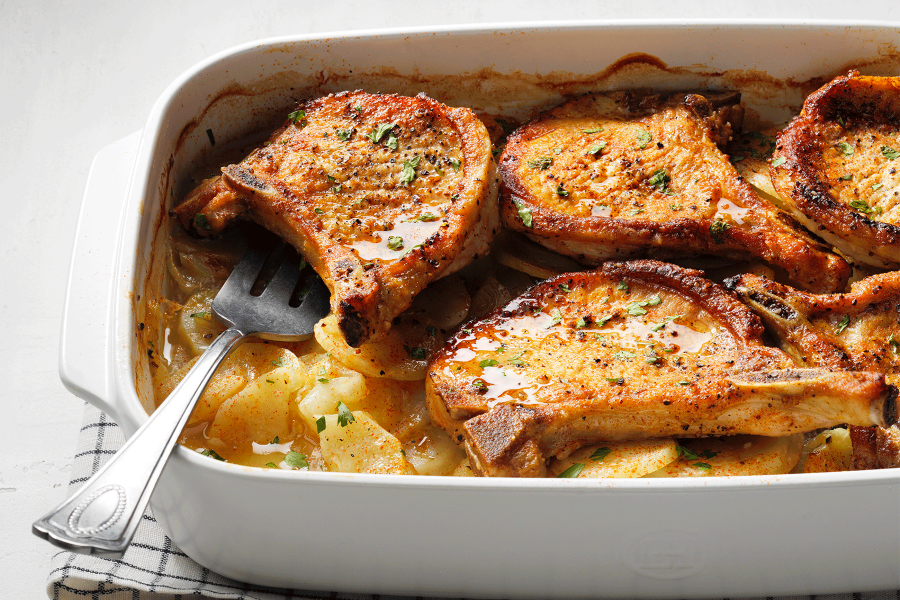 Pork Chops With Scalloped Potatoes