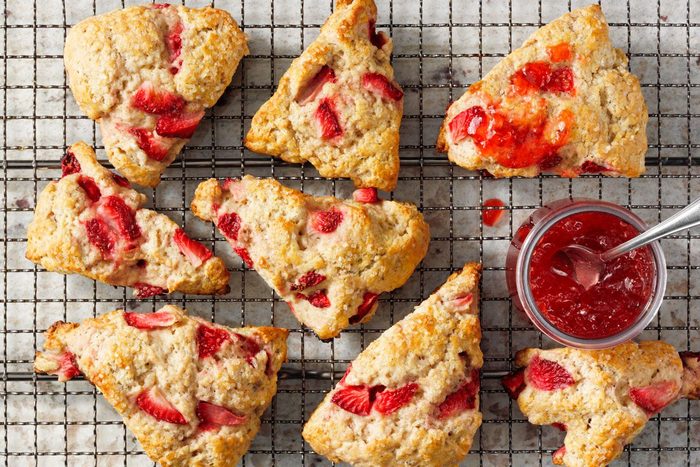 Tohjj23 32359 P2 Md 01 10 5b Strawberry Scones