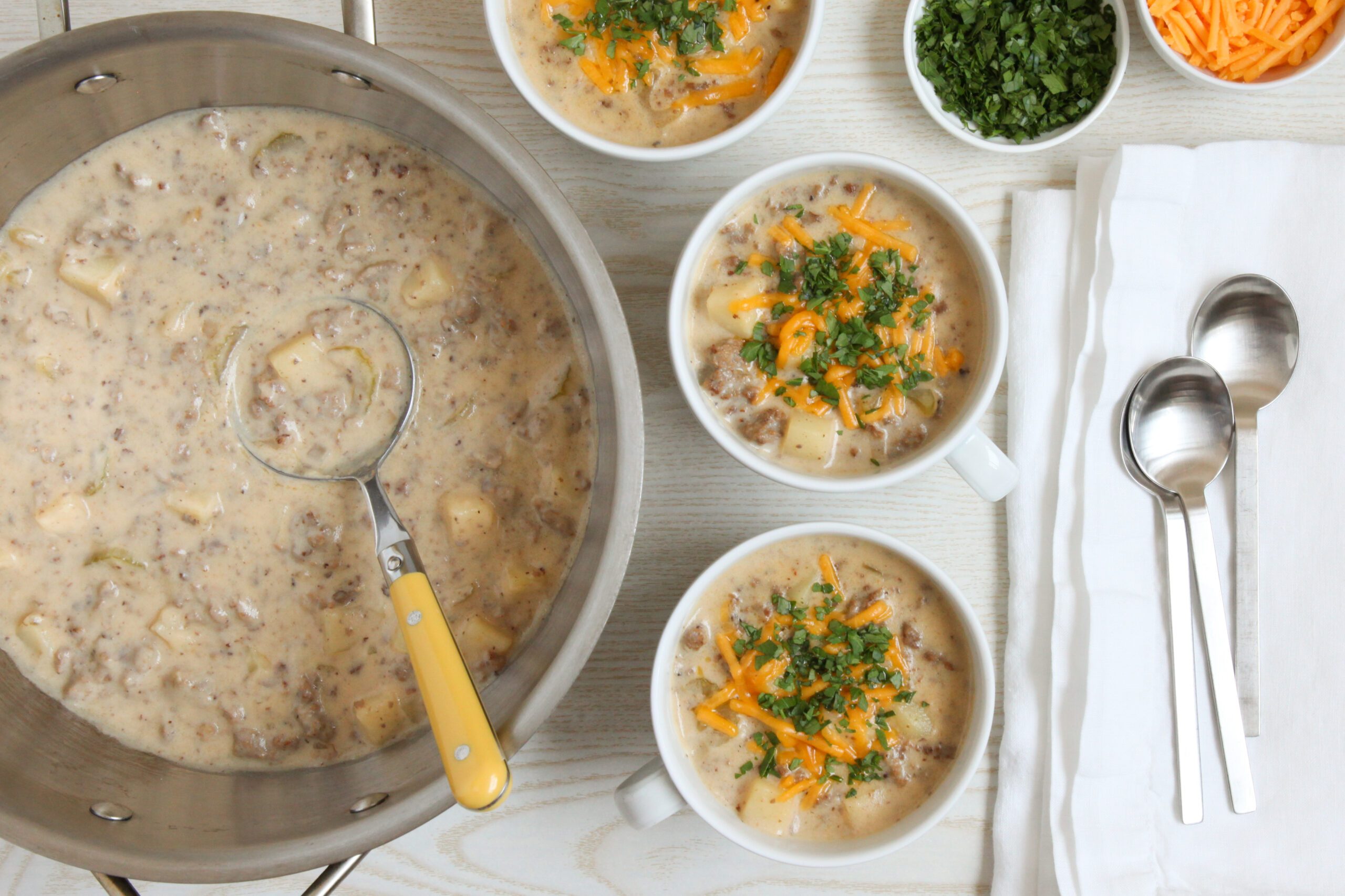 Hearty Cheeseburger Chowder