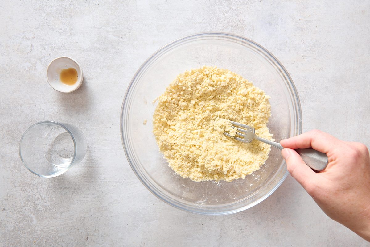 Mixing the crostata dough