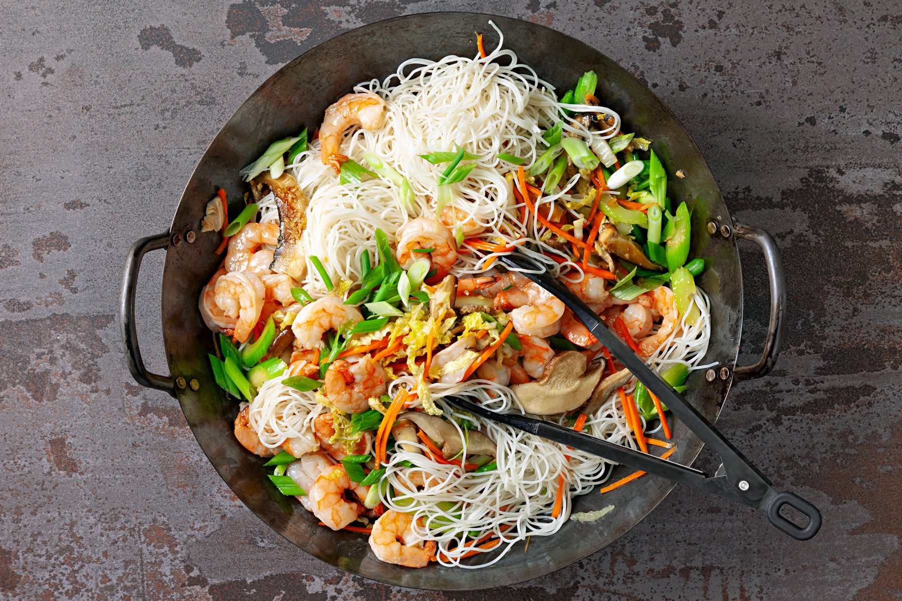 add shrimps and rice noodles