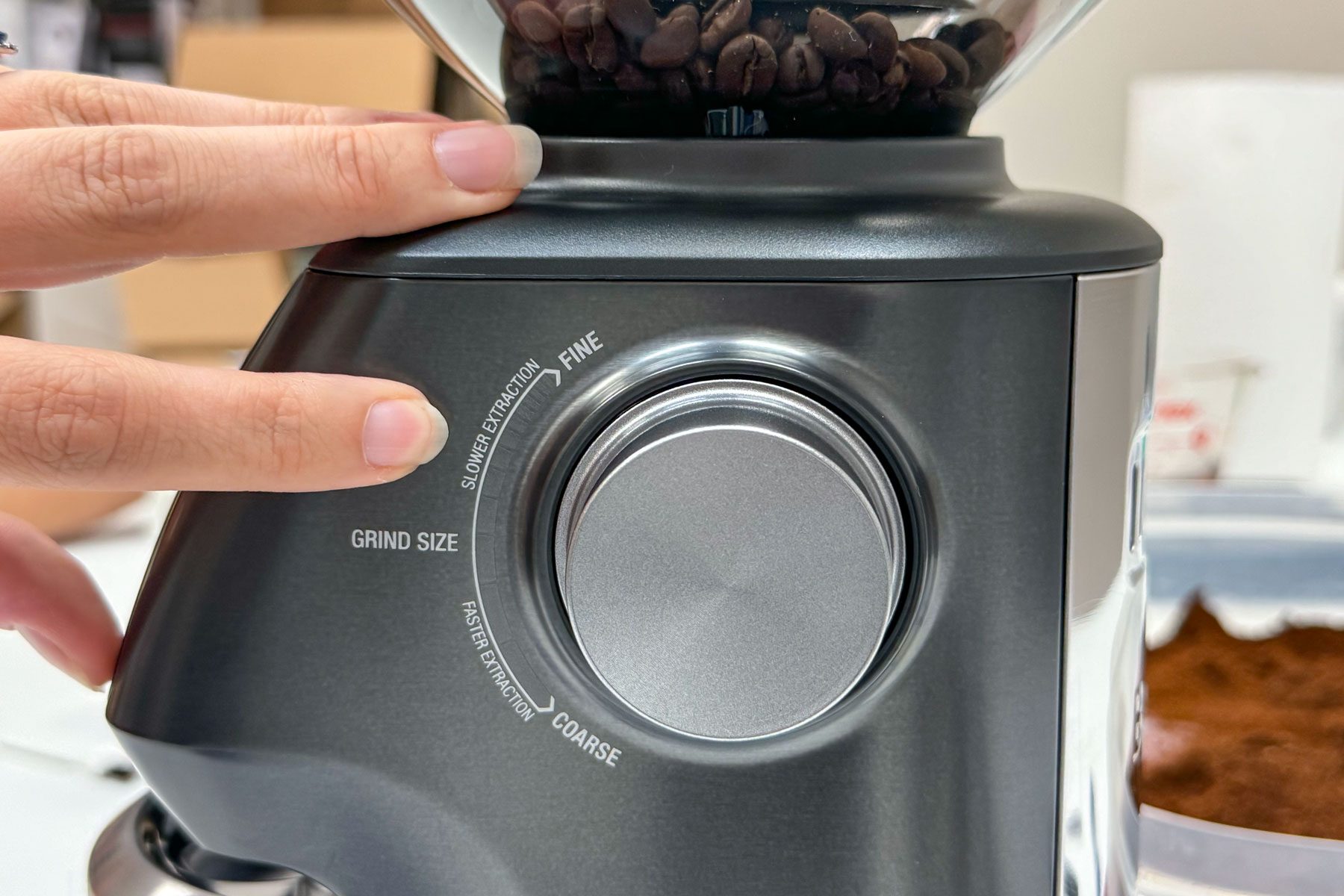 diagram next to dial on the breville coffee grinder