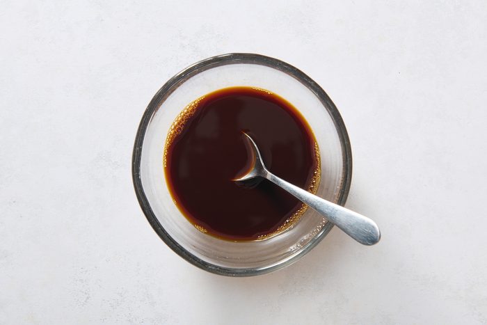 Dissolving coffee granules in water