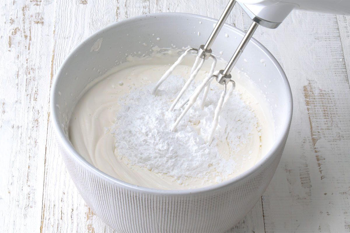 In A Large Bowl, Beat Cream Until It Begins To Thicken.
