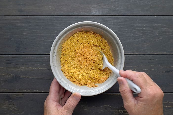 In A Bowl, Combine The Graham Cracker Crumbs, Butter And Sugar.