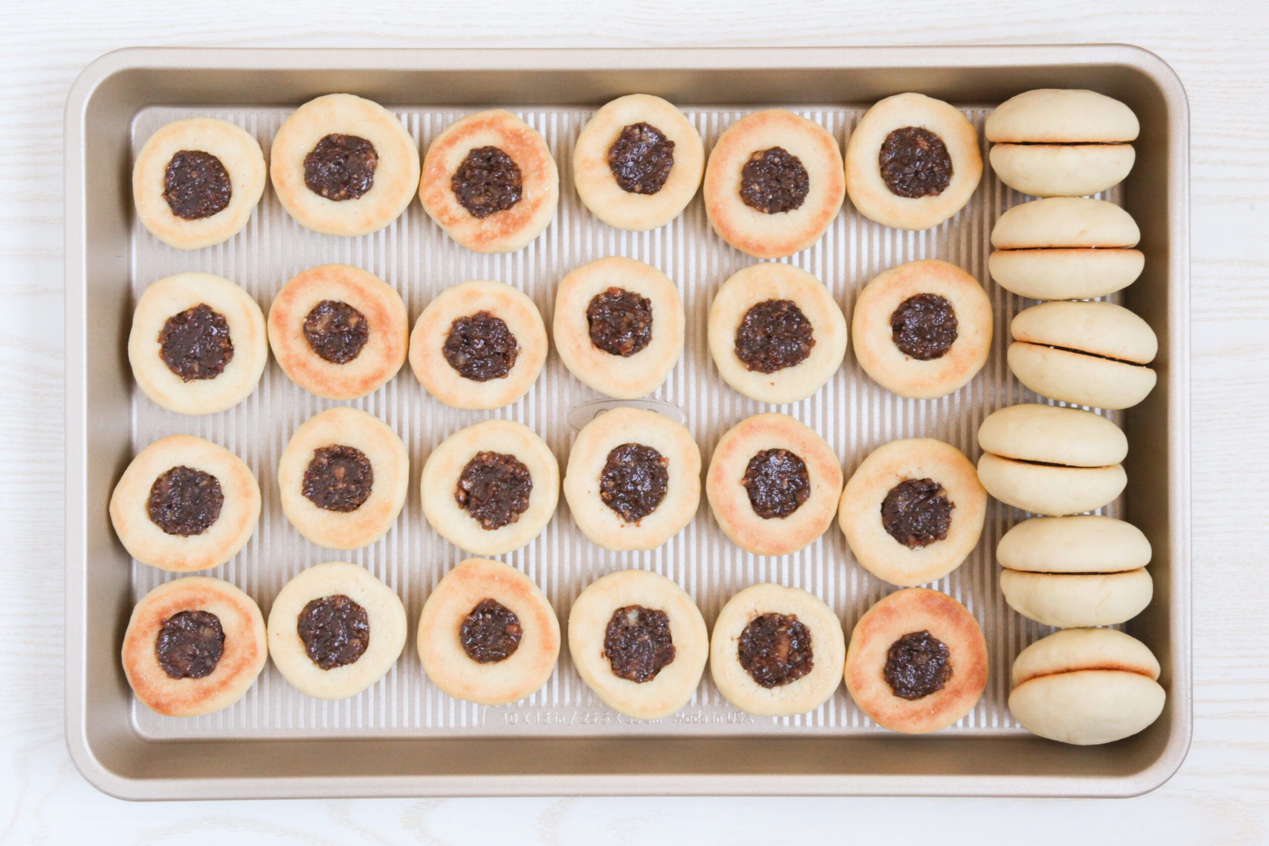 Sandwiching Italian Peach Cookies