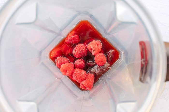 Michigan Salad Tohd24 187350 Jackiealpers 01 raspberry vinaigrette ingredients in a Vitamix blender