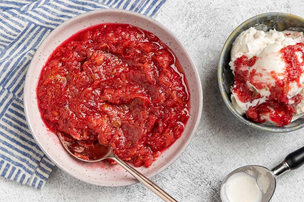 Easy Rhubarb Sauce in a bowl