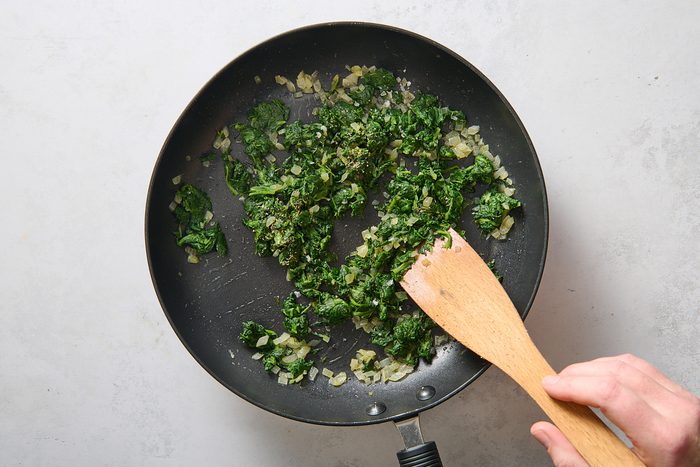 Preparing the spinach