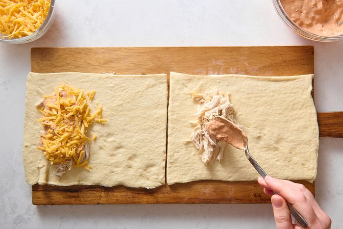 Stuffing the pockets with fillings