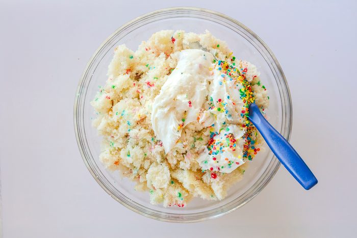 Funfetti Cake Balls Jackie Alpers Tohd24 81731 Jackiealpers 02