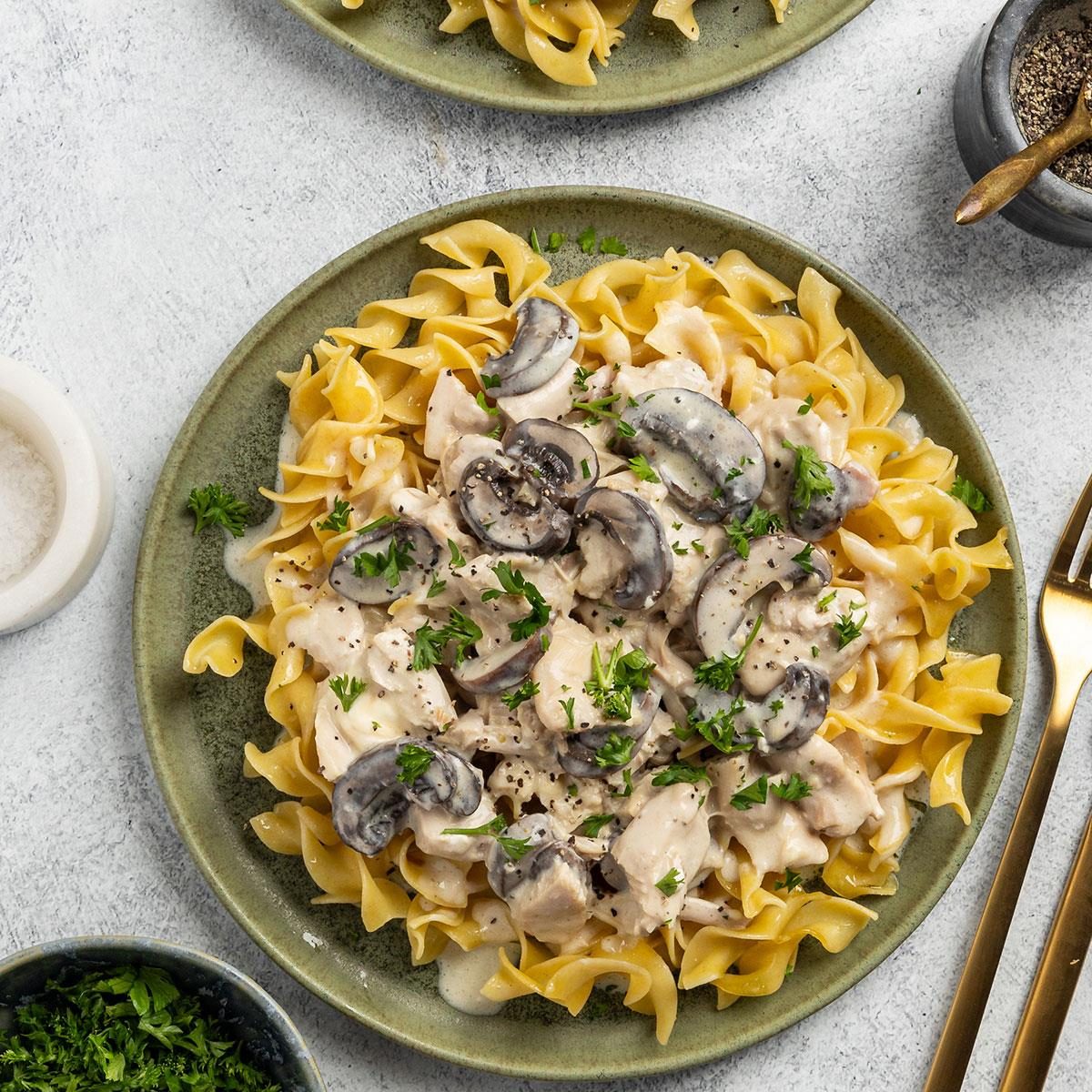Slow-Cooker Chicken Stroganoff